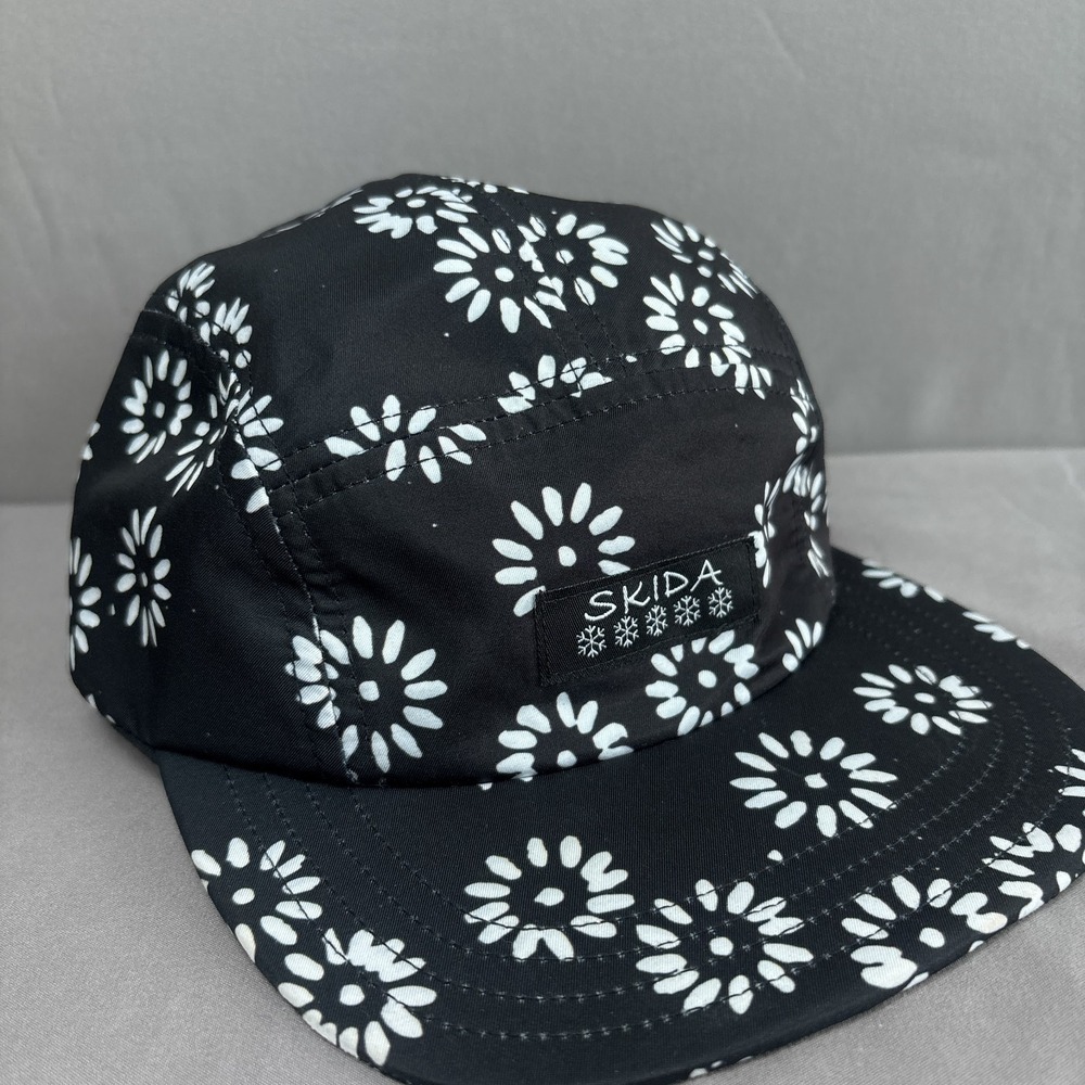 Skida Black/White Flower Burst 5-Panel Running Hat Adjustable Cap - Picture 1 of 6